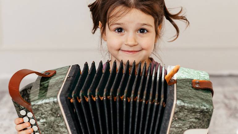 KIDS & TALENTS